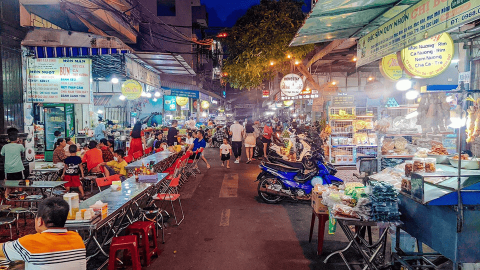 Những con phố ẩm thực tại Quy Nhơn.
